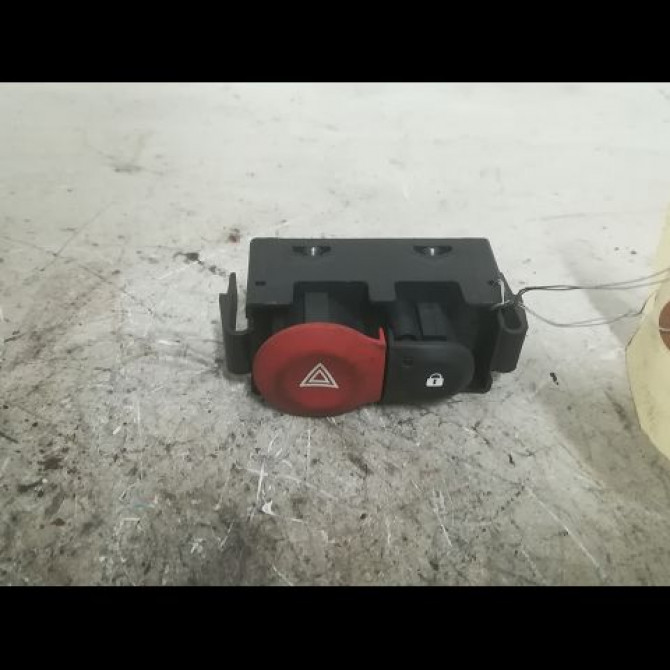 Bouton de warning occasion RENAULT CLIO III Phase 2 03-2009->12-2014 1.5 DCI 90ch 252103766R 1