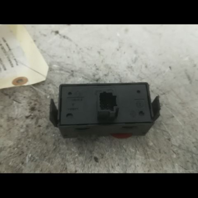 Bouton de warning occasion RENAULT CLIO III Phase 2 03-2009->12-2014 1.5 DCI 90ch 252103766R 2