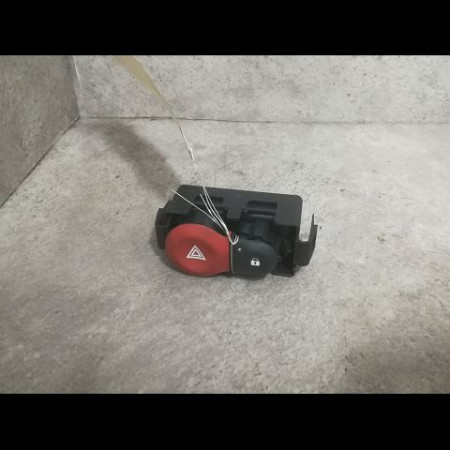 Bouton de warning occasion RENAULT CLIO III Phase 2 03-2009->12-2014 1.5 DCI 70ch 252103766R