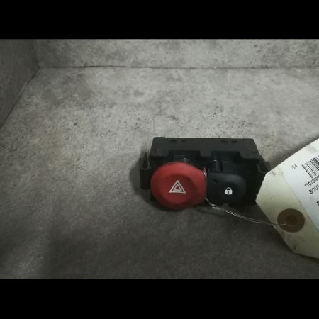 Bouton de warning occasion RENAULT MODUS Phase 2 01-2008->12-2012 1.5 DCI 75ch 252103766R