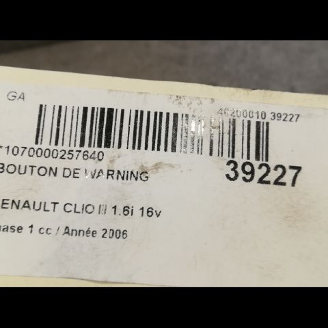 Bouton de warning occasion RENAULT CLIO III Phase 1 09-2005->03-2009 1.6i 16v 110ch 252103766R 2