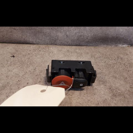 Bouton de warning occasion RENAULT CLIO III Phase 1 04-1995->04-1999 1.5 DCI 90ch 252103766R