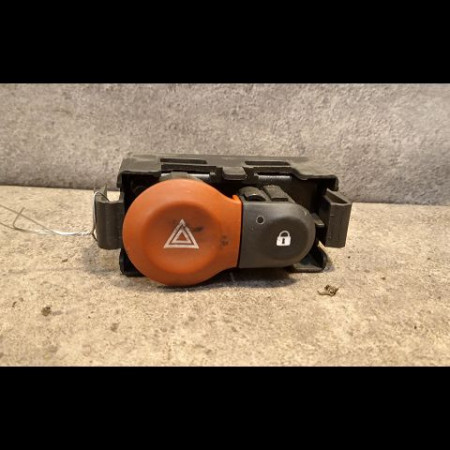 Bouton de warning occasion RENAULT CLIO III Phase 1 09-2005->03-2009 1.5 DCI 85ch 252103766R