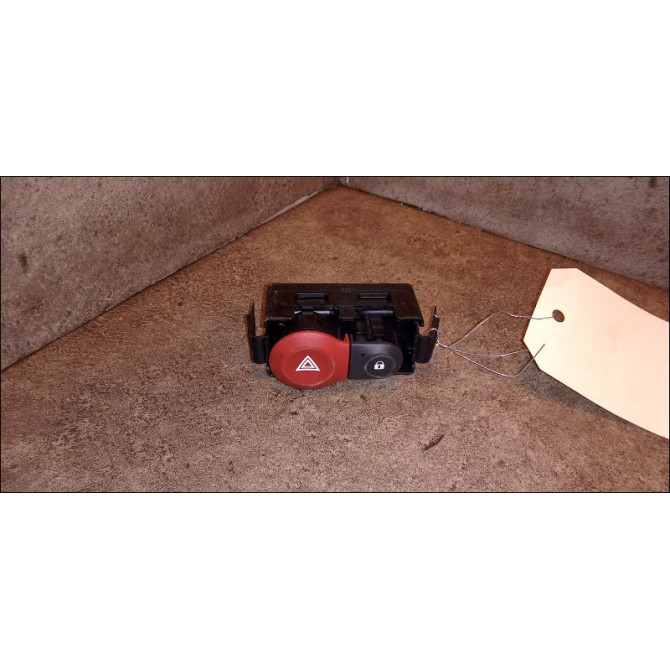 Bouton de warning occasion RENAULT CLIO III Phase 1 09-2005->03-2009 1.6i 16v 110ch 252103766R 1