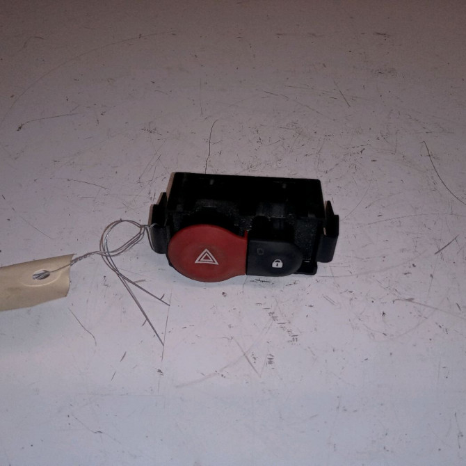 Bouton de warning occasion RENAULT TWINGO III Phase 1 06-2014->... 0.9 TCE 12v 90ch 252103766R 1