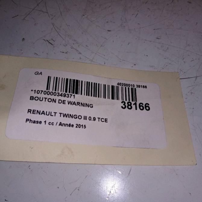 Bouton de warning occasion RENAULT TWINGO III Phase 1 06-2014->... 0.9 TCE 12v 90ch 252103766R 3