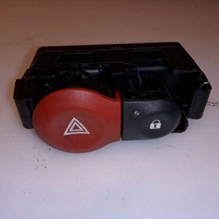 Bouton de warning occasion RENAULT CLIO III Phase 1 09-2005->03-2009 1.5 DCI 85ch 252103766R