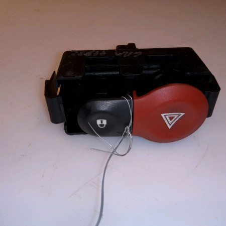Bouton de warning occasion RENAULT CLIO III Phase 1 09-2005->03-2009 1.5 DCI 105ch 252103766R