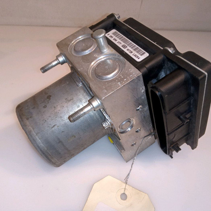 Unité hydraulique ABS occasion RENAULT CLIO III Phase 2 03-2009->12-2014 1.5 DCI 75ch 8201128671 2