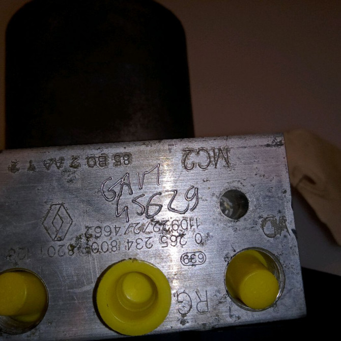 Unité hydraulique ABS occasion RENAULT CLIO III Phase 2 03-2009->12-2014 1.5 DCI 75ch 8201128671 6