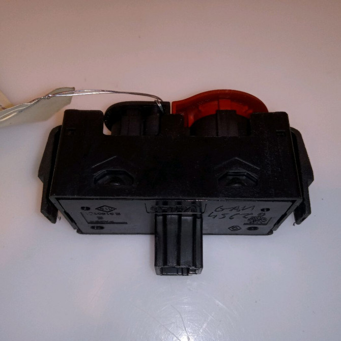 Bouton de warning occasion RENAULT CLIO III Phase 2 03-2009->12-2014 1.5 DCI 75ch 252103766R 2