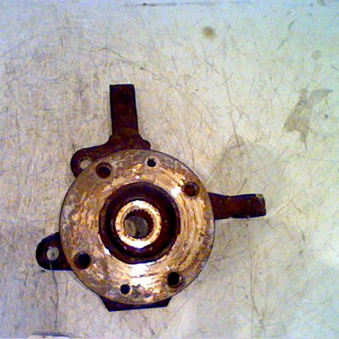 Moyeu avg occasion RENAULT CLIO II Phase 2 06-2001->07-2006 1.5 DCI 65ch 7701205779 1