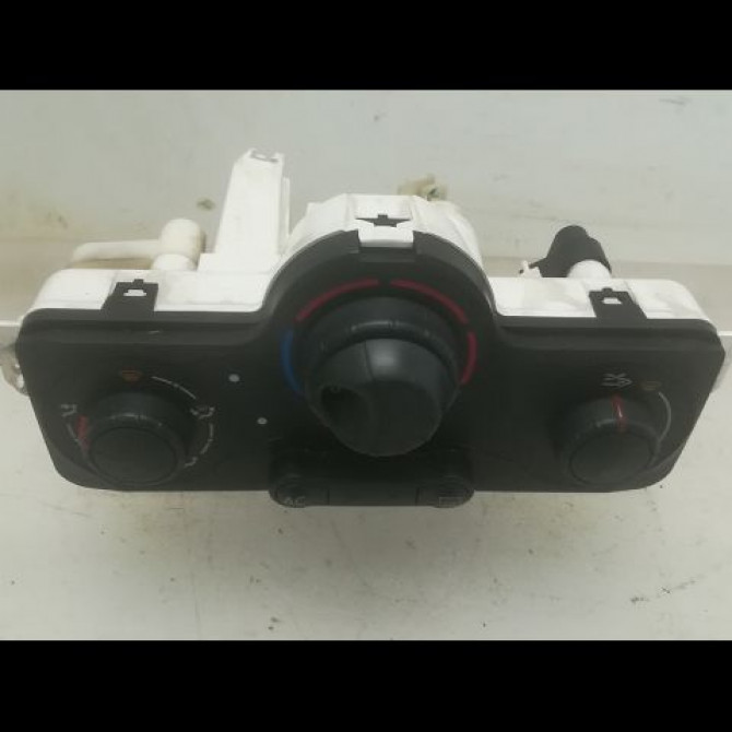Commande de chauffage occasion RENAULT CLIO III Phase 1 09-2005->03-2009 1.5 DCI 70ch 7701070473 1