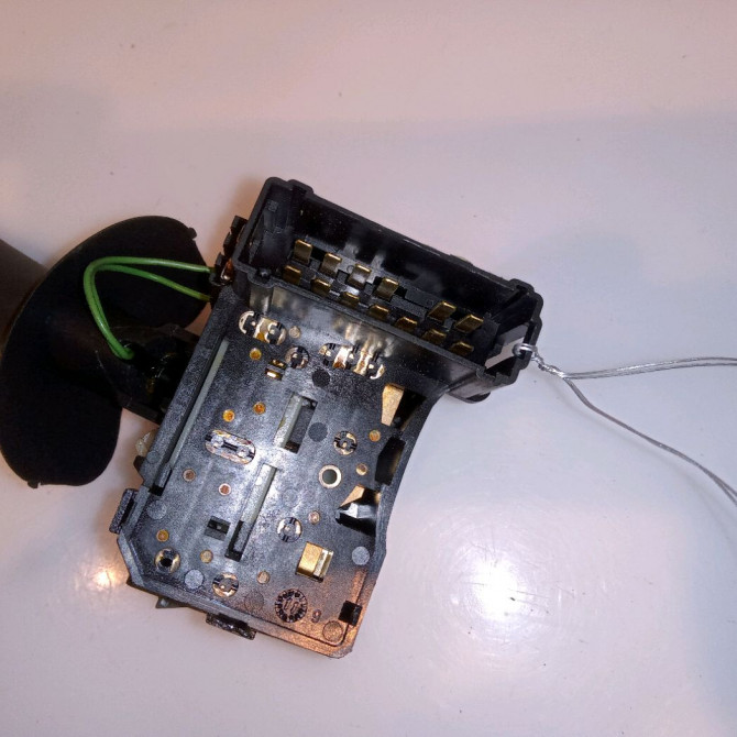 Commande essuie glace occasion RENAULT TWINGO II Phase 2 12-2011->12-2014 1.2i 16v 75ch 3