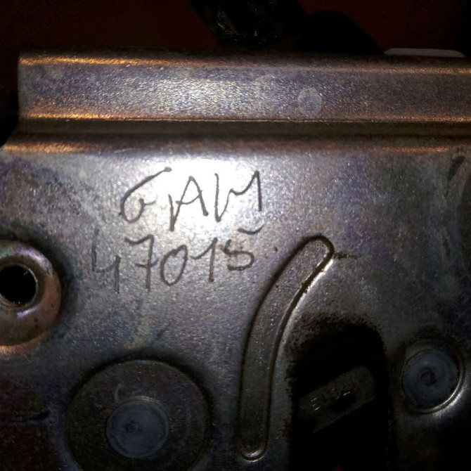 Serrure porte avd occasion RENAULT TWINGO II Phase 2 12-2011->12-2014 1.2i 16v 75ch 4