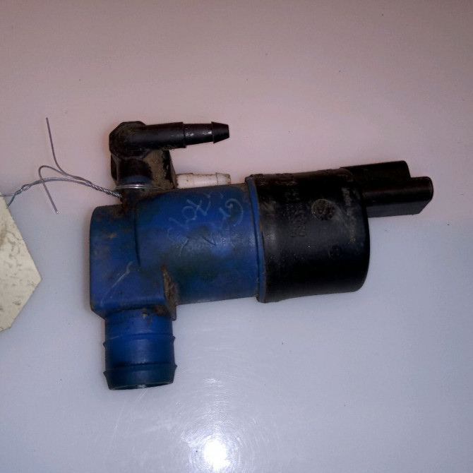 Pompe lave-glace avant occasion RENAULT TWINGO II Phase 2 12-2011->12-2014 1.2i 16v 75ch 1