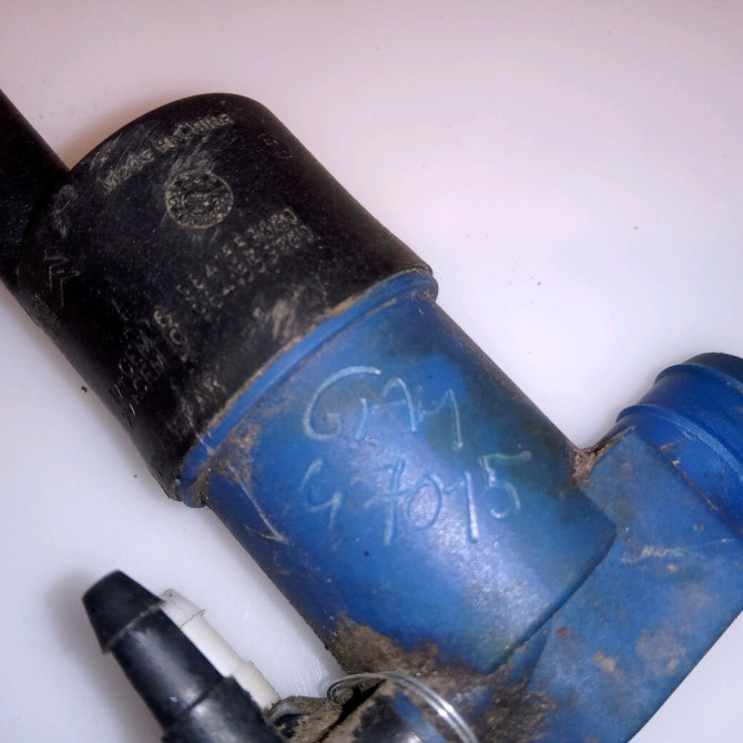 Pompe lave-glace avant occasion RENAULT TWINGO II Phase 2 12-2011->12-2014 1.2i 16v 75ch 4