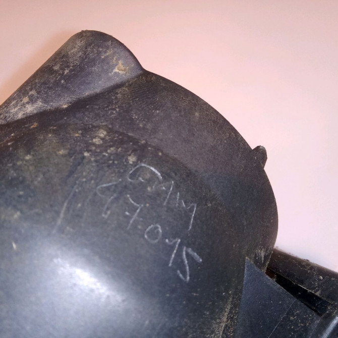 Volet de trappe carburant occasion RENAULT TWINGO II Phase 2 12-2011->12-2014 1.2i 16v 75ch 3