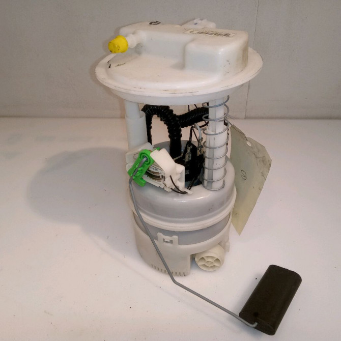 Jauge a carburant occasion RENAULT CLIO III Phase 2 03-2009->12-2014 1.2i 16v 75ch 8200727740 2