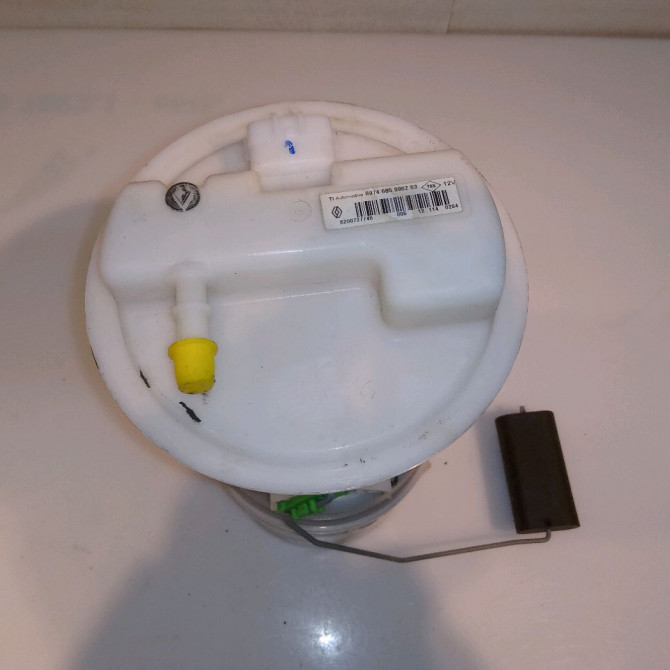 Jauge a carburant occasion RENAULT CLIO III Phase 2 03-2009->12-2014 1.2i 16v 75ch 8200727740 3