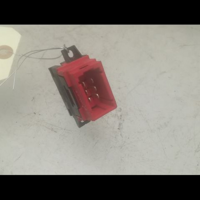 Commande lève-glace porte avant droite occasion RENAULT LAGUNA I Phase 2 04-1998->11-2000 2.2 DT 7700417487 2