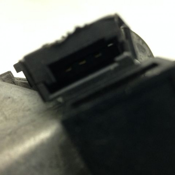 Moteur essuie-glace arrière occasion OPEL CORSA IV Phase 1 09-2006->12-2010 1.3 CDTI 90ch 13163029 3