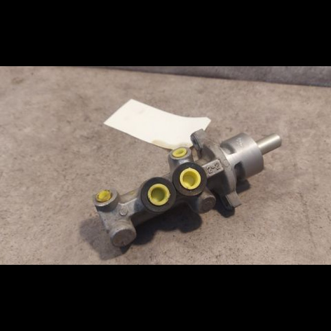 Maitre cylindre occasion RENAULT TWINGO I Phase 3 08-2000->06-2007 1.2i 8v 60ch 7701204610 2