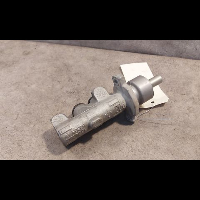 Maitre cylindre occasion RENAULT TWINGO I Phase 3 08-2000->06-2007 1.2i 8v 60ch 7701204610 3