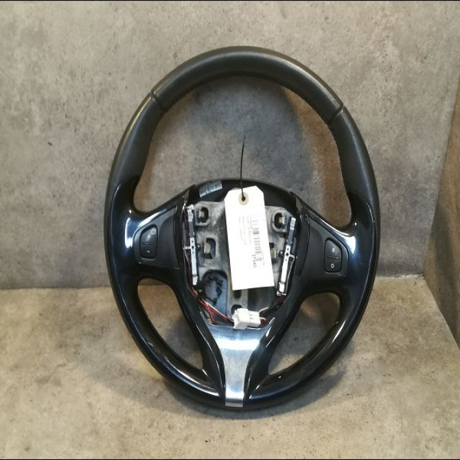 Volant de direction occasion RENAULT CLIO IV Phase 1 07-2012->... 1.2i 16v 75ch 1