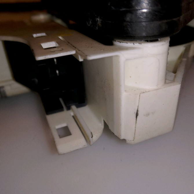 Mecanisme + moteur lève-glace avant droit occasion AUDI A1 Phase 1 06-2010->03-2015 1.2 TFSI 86ch 8X3837462A 3