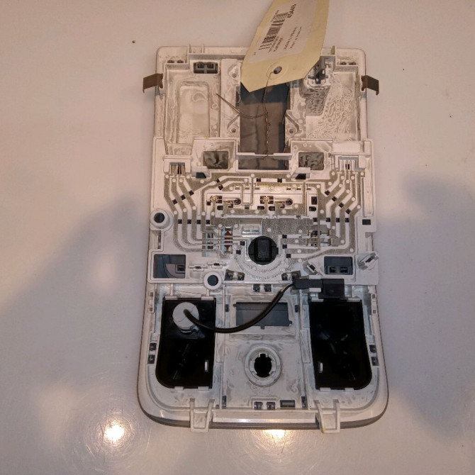 Plafonnier occasion AUDI A1 Phase 1 06-2010->03-2015 1.2 TFSI 86ch 8X0947135ALBC5 2