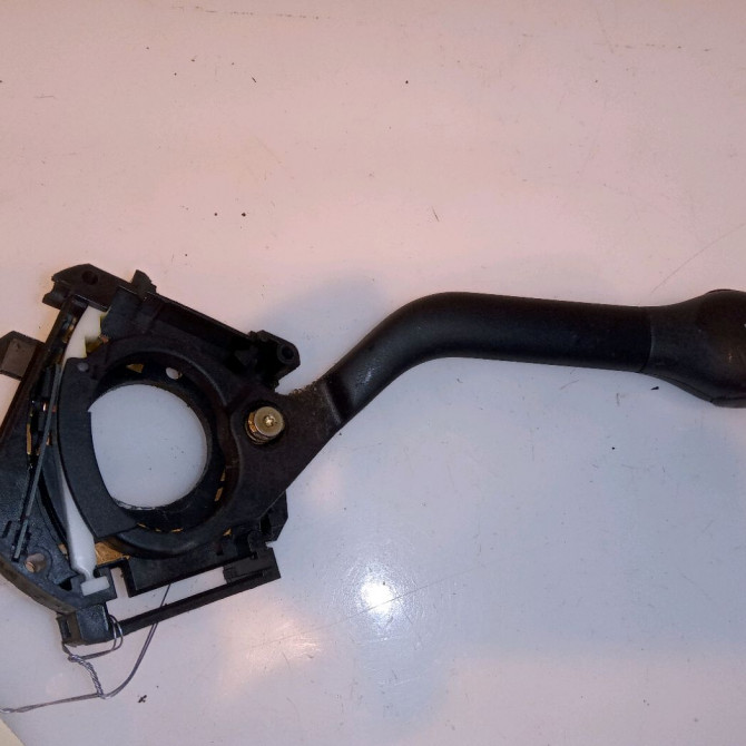 Commande essuie glace occasion VOLKSWAGEN POLO III Phase 1 10-1994->11-1999 1.3 1H095351901C 1