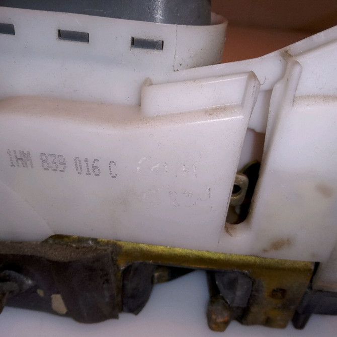 Serrure porte ard occasion VOLKSWAGEN POLO III Phase 1 10-1994->11-1999 1.3 6N4839016B 4