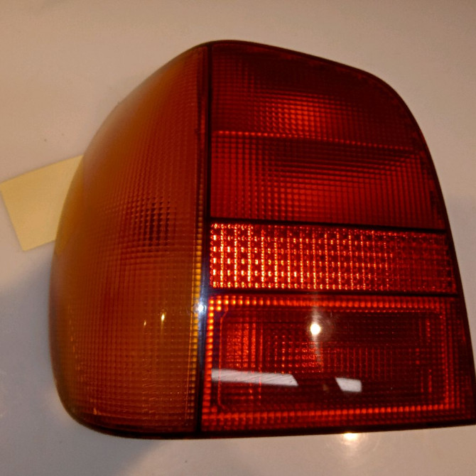 Feu arrière gauche occasion VOLKSWAGEN POLO III Phase 1 10-1994->11-1999 1.3 6N0945095 1