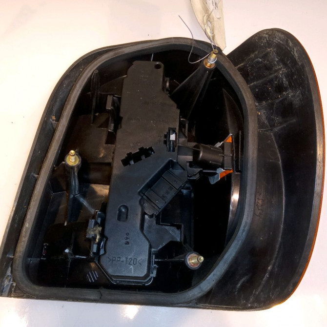 Feu arrière gauche occasion VOLKSWAGEN POLO III Phase 1 10-1994->11-1999 1.3 6N0945095 2