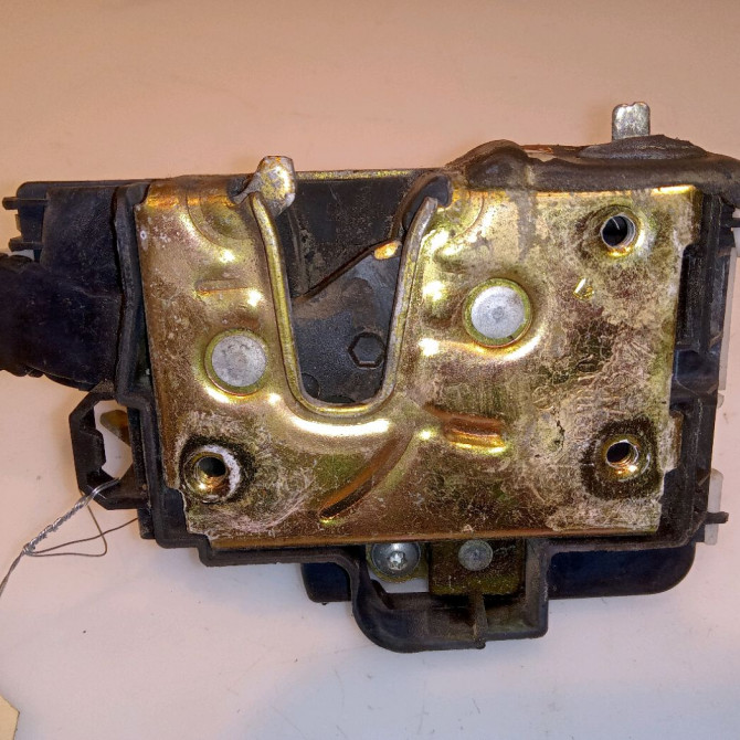 Serrure porte arg occasion VOLKSWAGEN POLO III Phase 1 10-1994->11-1999 1.3 6N4839015B 1