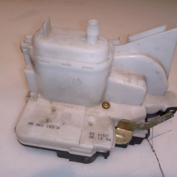 Serrure porte arg occasion VOLKSWAGEN POLO III Phase 1 10-1994->11-1999 1.3 6N4839015B 2