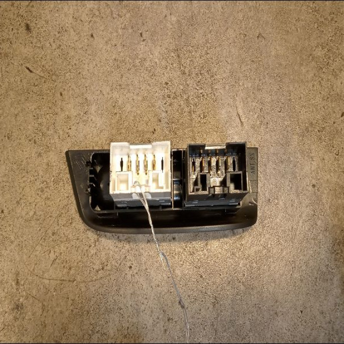 Commande lève-glace porte avant gauche occasion FIAT MULTIPLA Phase 2 09-2004->04-2010 1.9 DT MULTIJET 120ch 735428564 2