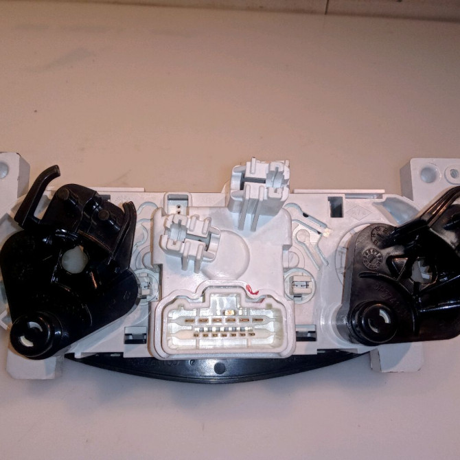 Commande de chauffage occasion DACIA SANDERO II Phase 1 10-2012->... 1.2i 75ch 275100056R 2