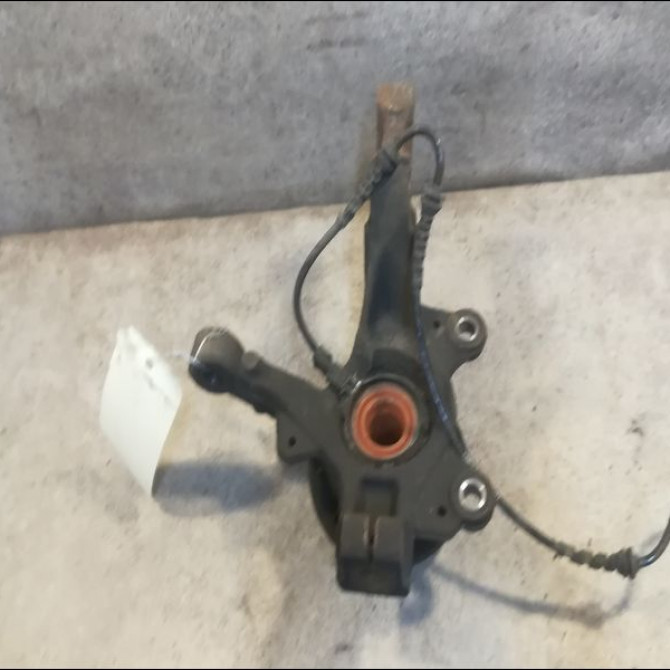 Moyeu avg occasion RENAULT MODUS Phase 2 01-2008->12-2012 1.2i 16v 75ch 7701207677 2