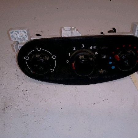 Commande de chauffage occasion DACIA SANDERO II Phase 1 10-2012->... 1.2i 75ch 275100056R