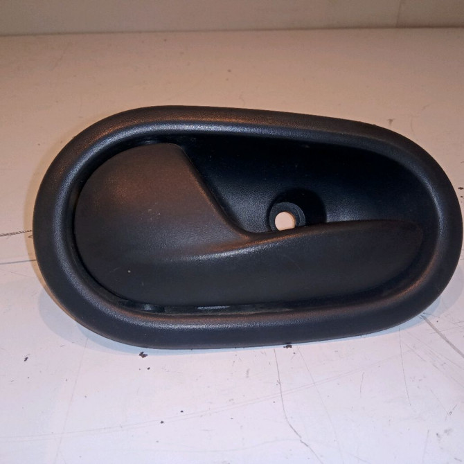 Poignee int porte avg occasion DACIA SANDERO II Phase 1 10-2012->... 0.9 TCE 90ch 806717698R 3