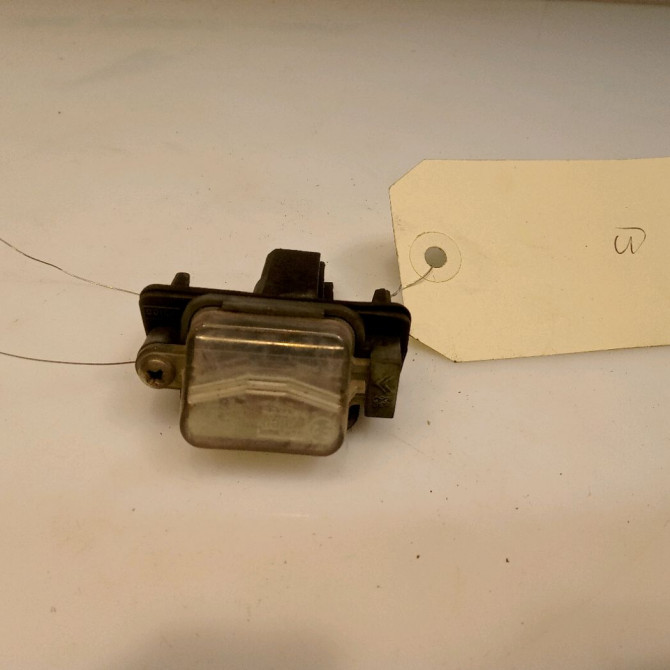 Eclaireur plaque de police g occasion PEUGEOT 406 Phase 1 04-1995->04-1999 2.1 TD 110ch 634099 1