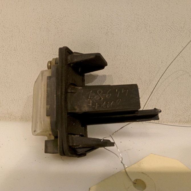 Eclaireur plaque de police g occasion PEUGEOT 406 Phase 1 04-1995->04-1999 2.1 TD 110ch 634099 2