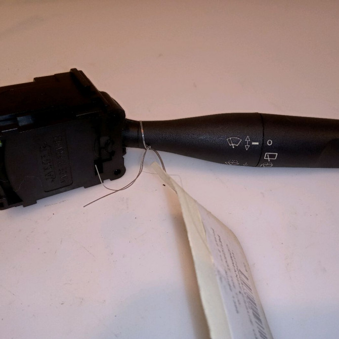 Commande essuie glace occasion PEUGEOT 106 Phase 2 04-1996->09-2003 1.0i 6239C0 1