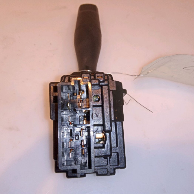 Commande essuie glace occasion PEUGEOT 106 Phase 2 04-1996->09-2003 1.0i 6239C0 3