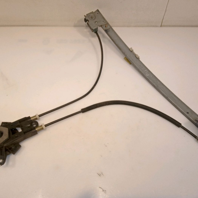 Mécanisme lève-glace avant gauche occasion PEUGEOT 106 Phase 2 04-1996->09-2003 1.0i 922181 1