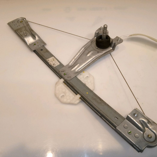 Mécanisme lève-glace avant gauche occasion DACIA SANDERO II Phase 1 10-2012->... 1.2i 75ch 807212452R 1