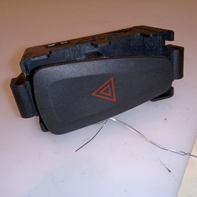 Bouton de warning occasion DACIA SANDERO II Phase 1 10-2012->... 1.2i 75ch 252908988R 1