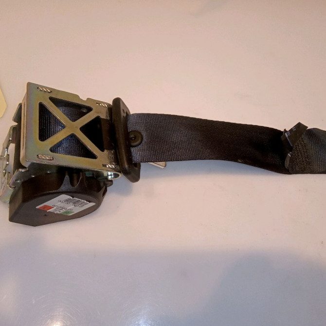 Ceinture arrière droite occasion DACIA SANDERO II Phase 1 10-2012->... 1.2i 75ch 888416959R 2